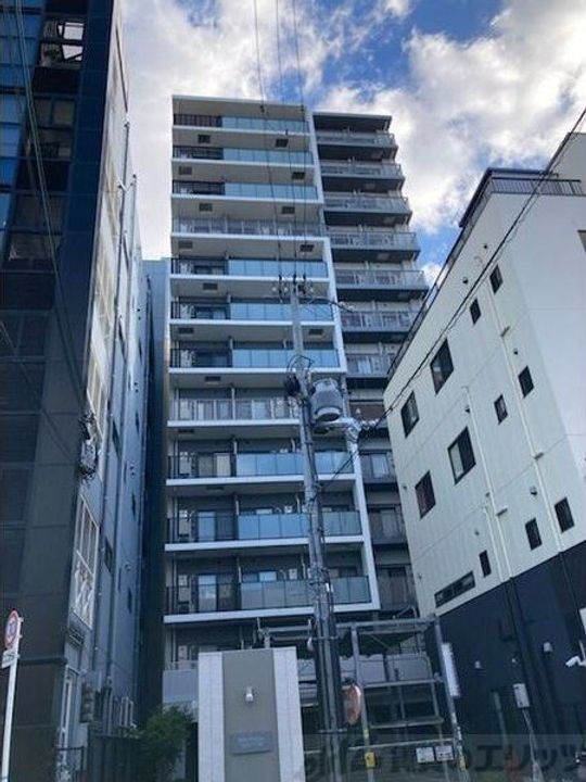 ベルフェリーク江坂 13階建