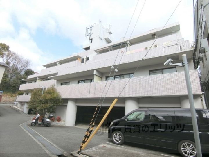フローラ穂積台 6階建