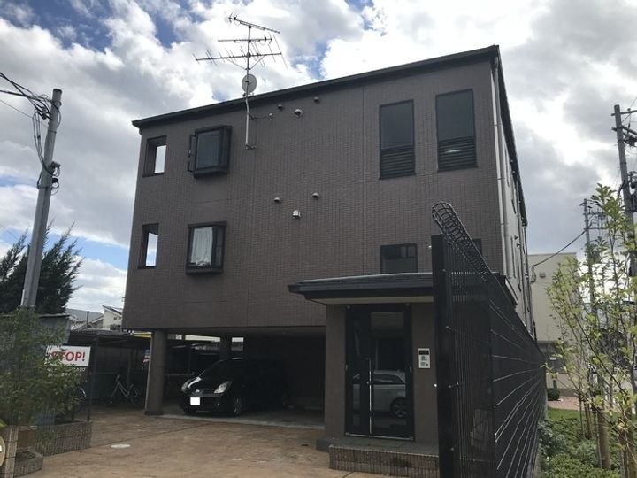 シャルマンクレール 3階建