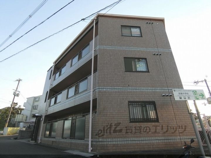 ローズヒル茨木 3階建