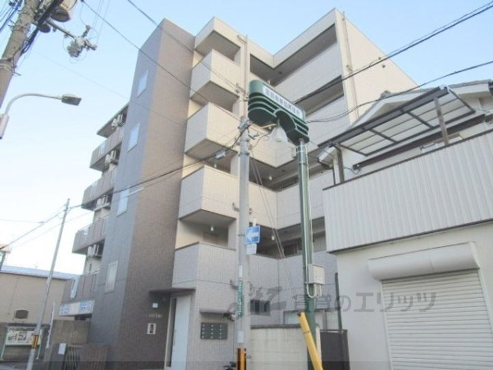 ソレイユ・リアン 5階建