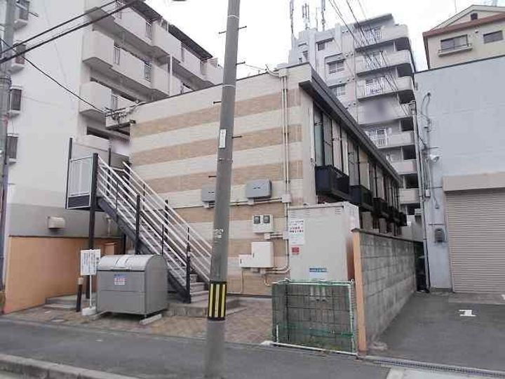レオパレスアルカディア 2階建