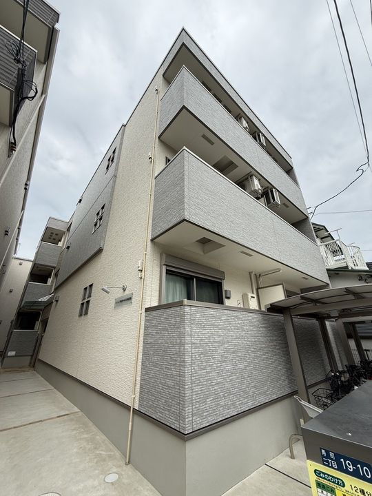 フジパレス吹田中の島公園Ⅲ番館 3階建