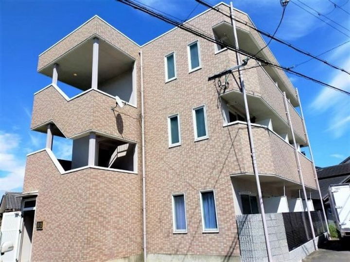 レオパレスＩＫＥＧＡＭＩ 3階建