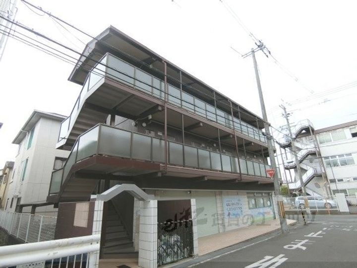 ドゥエルやま 3階建