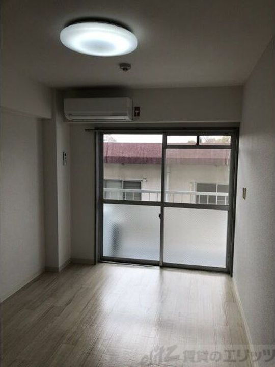 居間