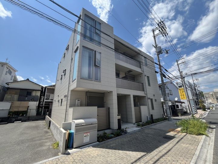 パルボヌール 3階建