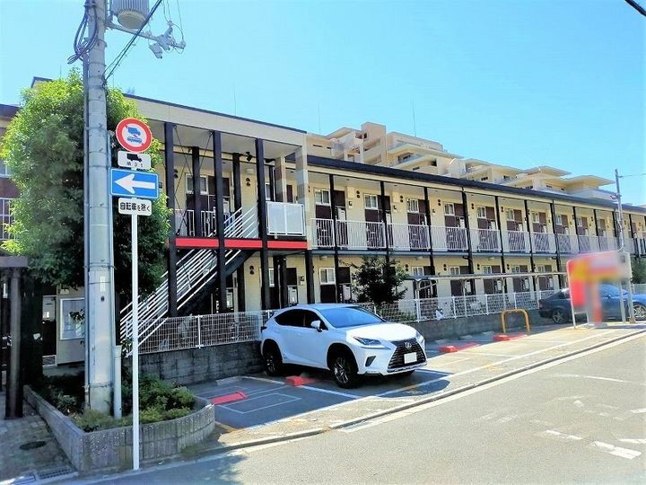 レオパレスミレア千里 2階建
