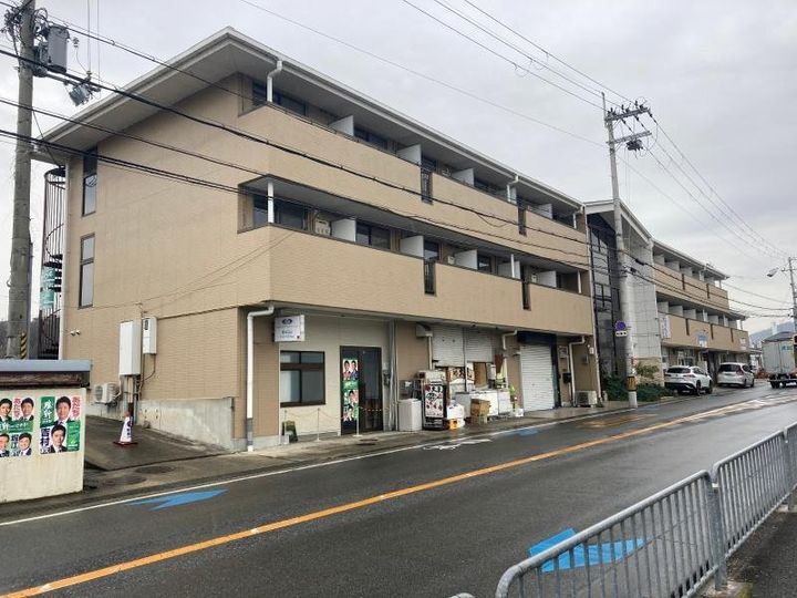 ルーミングハウス梶 3階建