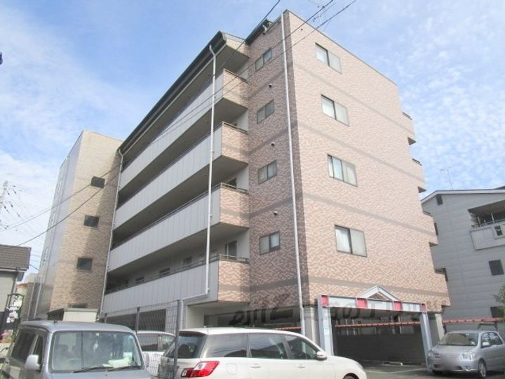メゾン飛鳥 5階建
