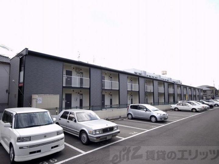 レオパレスＮＫサウスキャッスル 2階建
