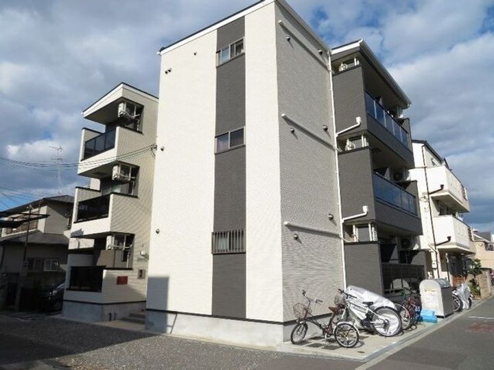 ＧＲＡＮＤＩＲ吹田 3階建