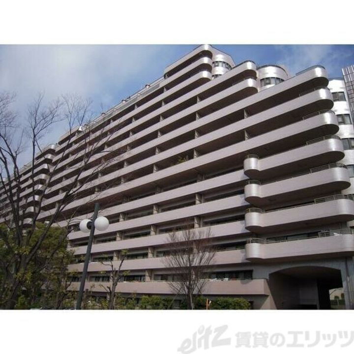 イトーピア千里万博公園 14階建