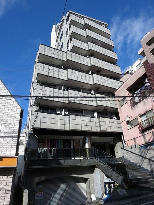 サントピア四谷 9階建