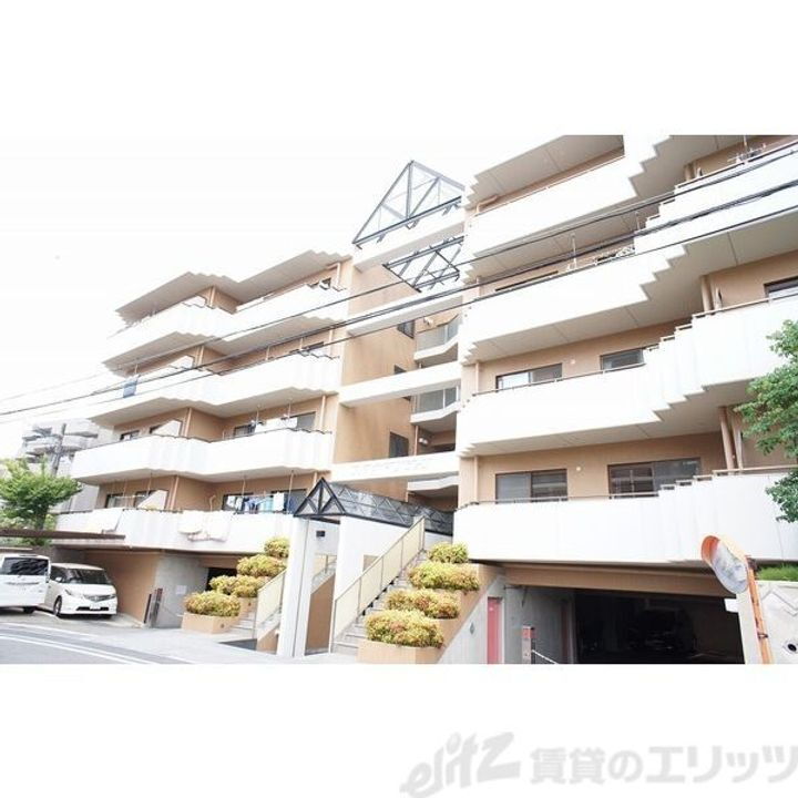 ユタカ・マンション 4階建