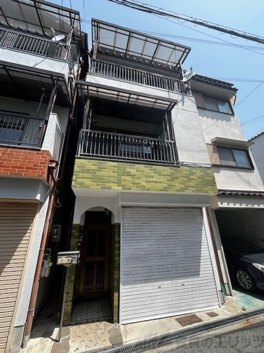 上新庄３丁目一戸建て 3階建