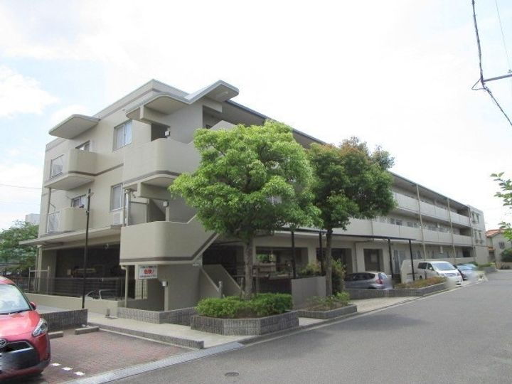 クオレグランデ 3階建