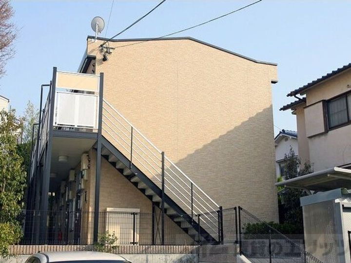 レオパレスビブレ千里山 2階建