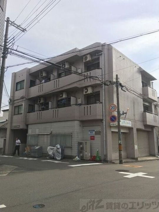 アパートメントＳＵＩＴＡ 3階建