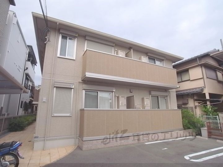 シャルム総持寺 2階建