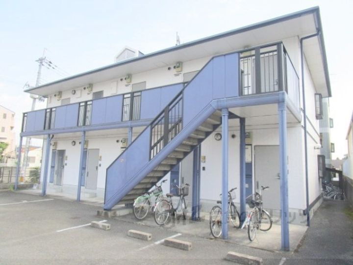 アクセス 2階建