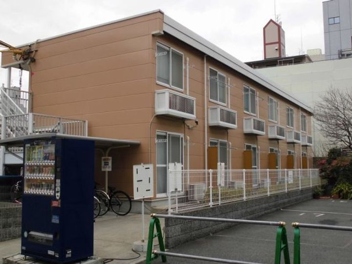 レオパレスハイムシード 2階建
