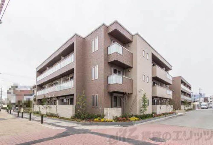 シャーメゾンルミナス 3階建