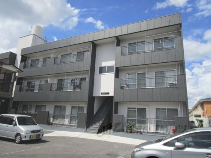 松友第６マンション 3階建