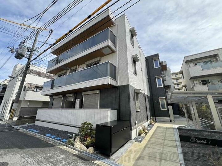 ＦｌｏｕｒｉｃｈⅠ（フローリッチワン） 3階建