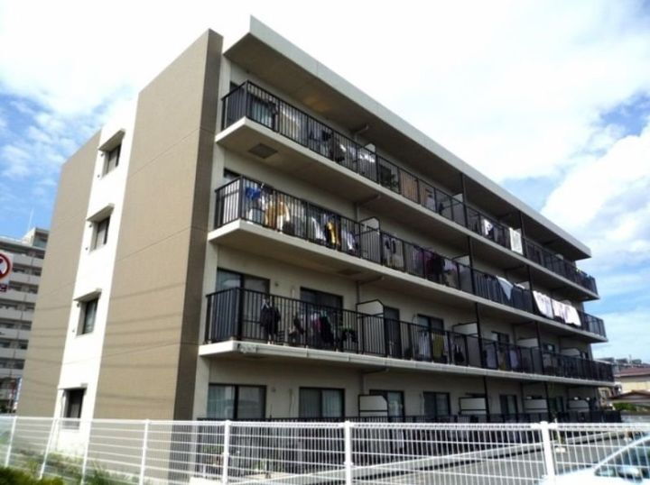ライフ１８ 4階建