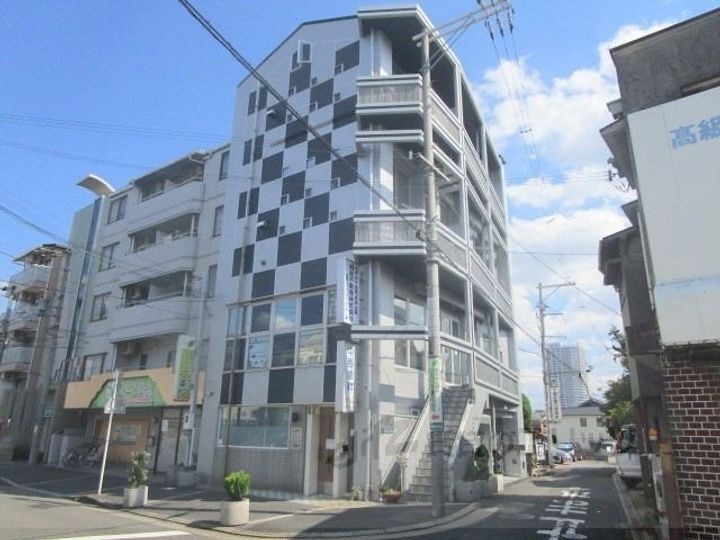 インペリアル２１ 4階建
