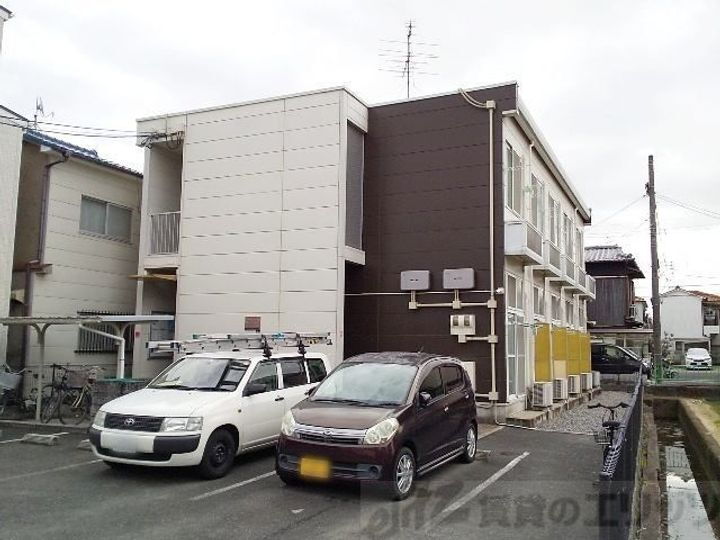 レオパレスＫＹ 2階建