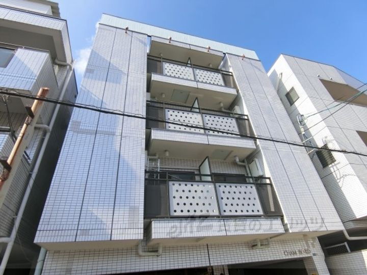 シャンボール茨木 4階建