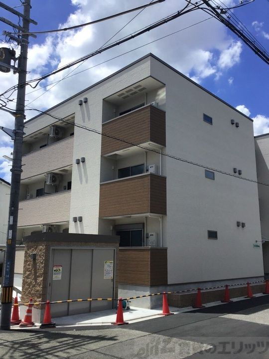 フジパレス吹田金田公園 3階建