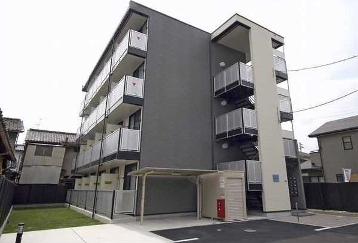 レオパレスフォンターナ内本町 4階建