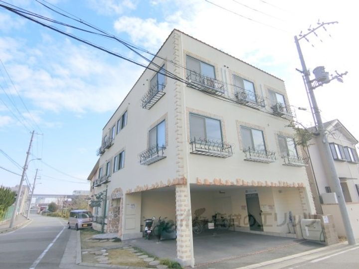 カーサディシエナ 3階建