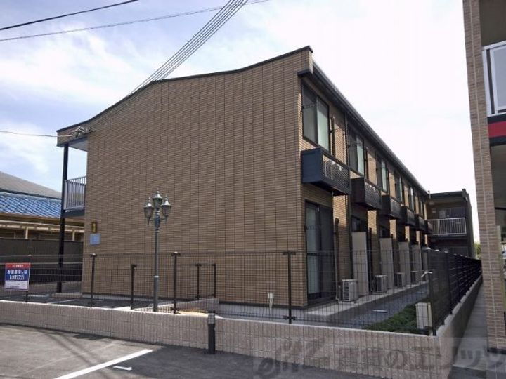 レオパレスニュー藤 2階建