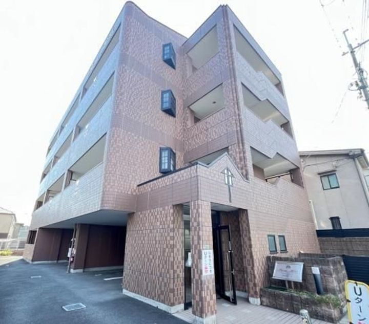 パーム・ヒルズ 4階建