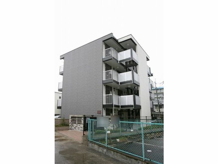 レオパレスミダスコート古曽部 4階建