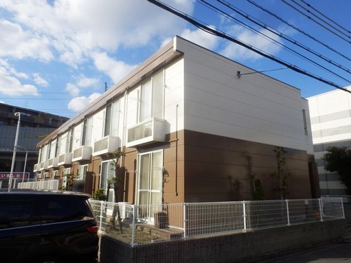 レオパレスＷｉｎｇ 2階建