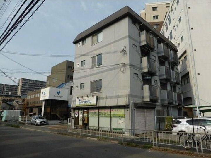 江坂はなヴィラ 4階建