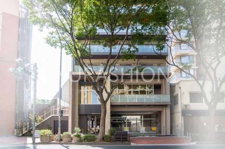 ＭＯＤＥＲＮ　ＰＡＬＡＺＺＯけやき通り