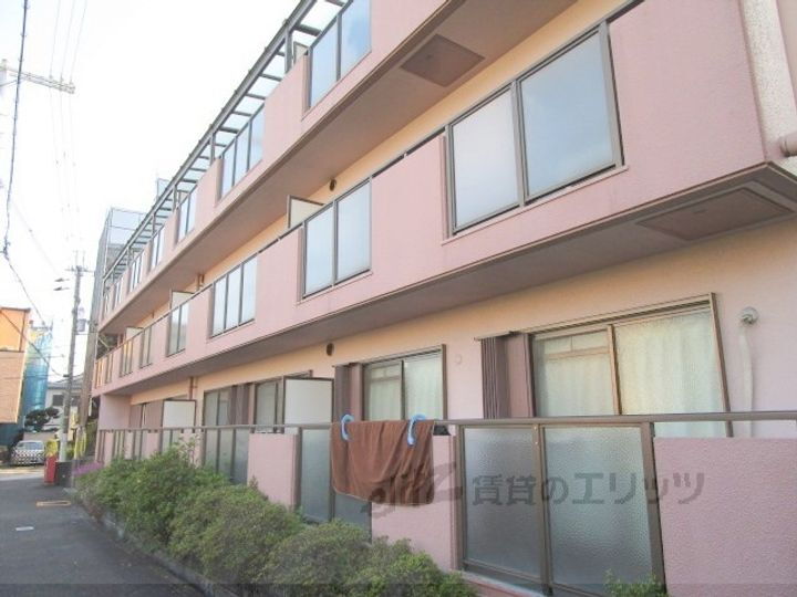 パレス愛信 3階建