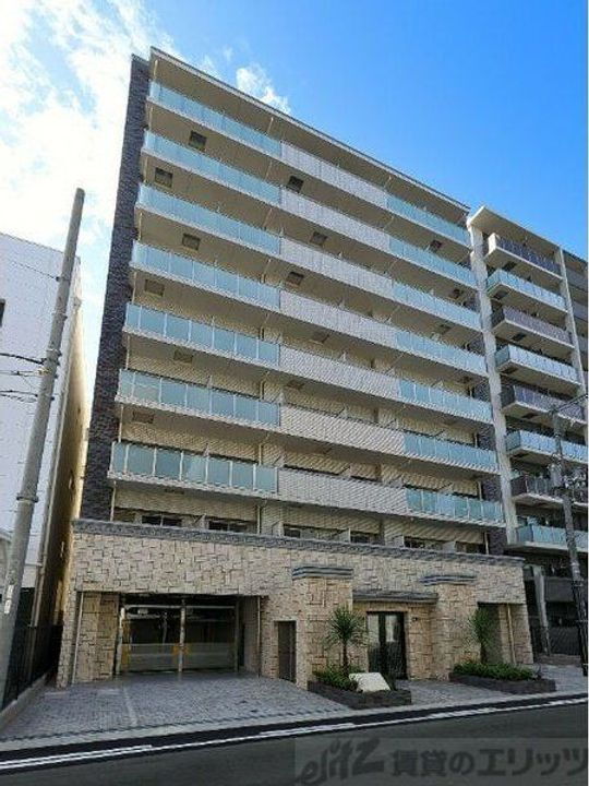 プレジオ江坂ＳＯＵＴＨ 9階建