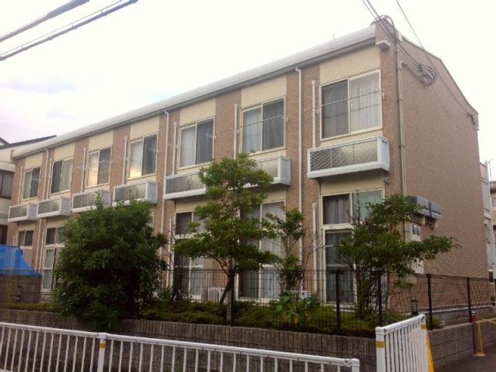 レオパレスＬａＬａグリーンヒル 2階建