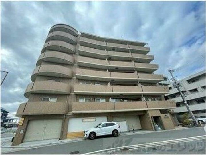 ラ　メゾン　ミュー 7階建