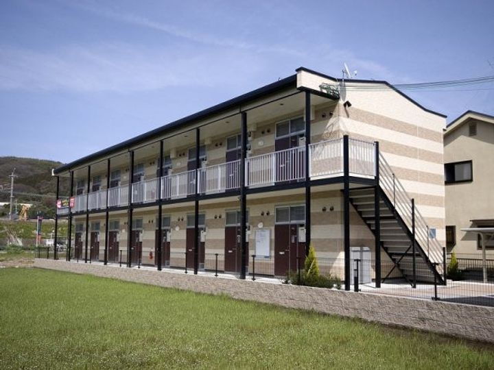 大阪府高槻市高垣町７６－１０ 賃貸アパート