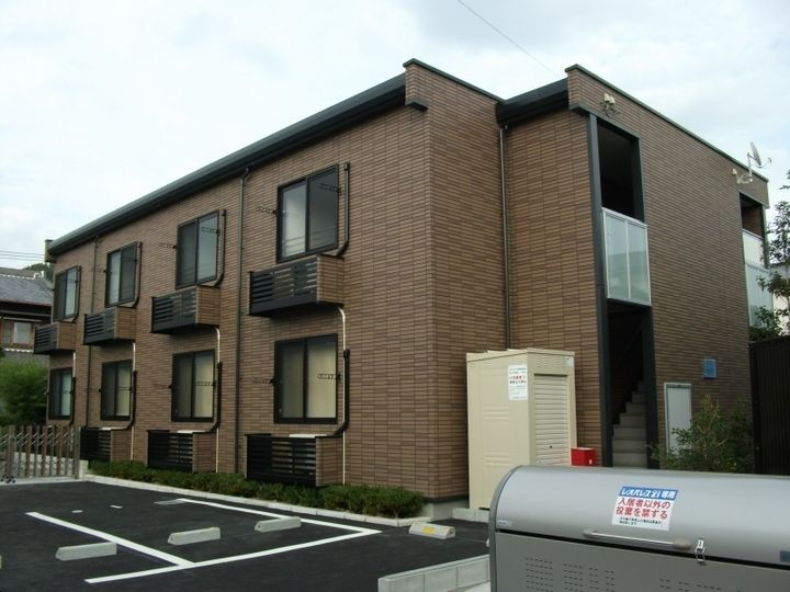 レオネクストフラッツリリー 2階建