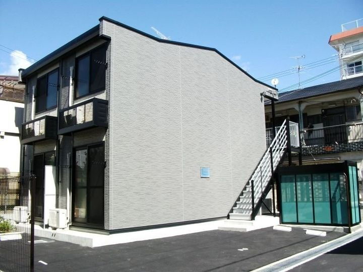 レオパレスプラスパ寿 2階建