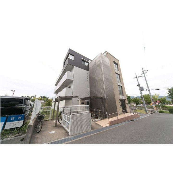 箕面Ｐｌｅａｓａｎｔ 4階建